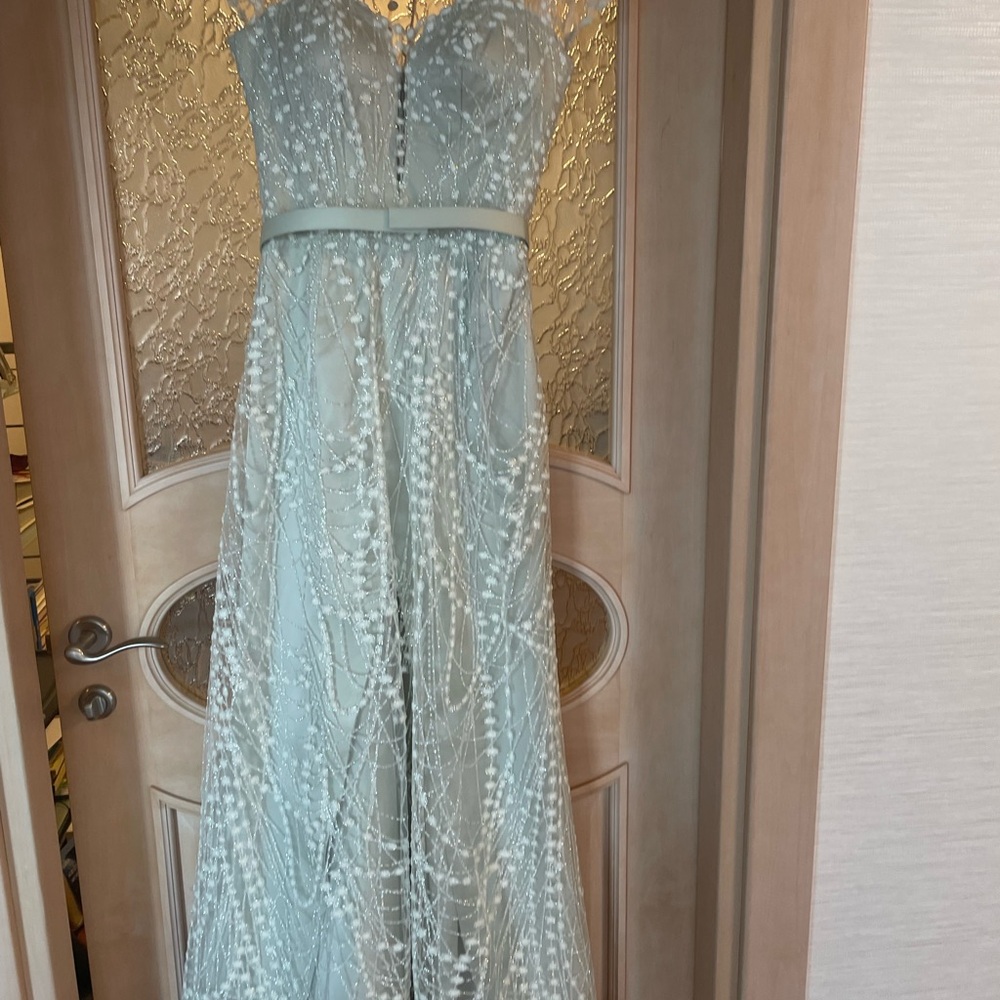 Wedding gown